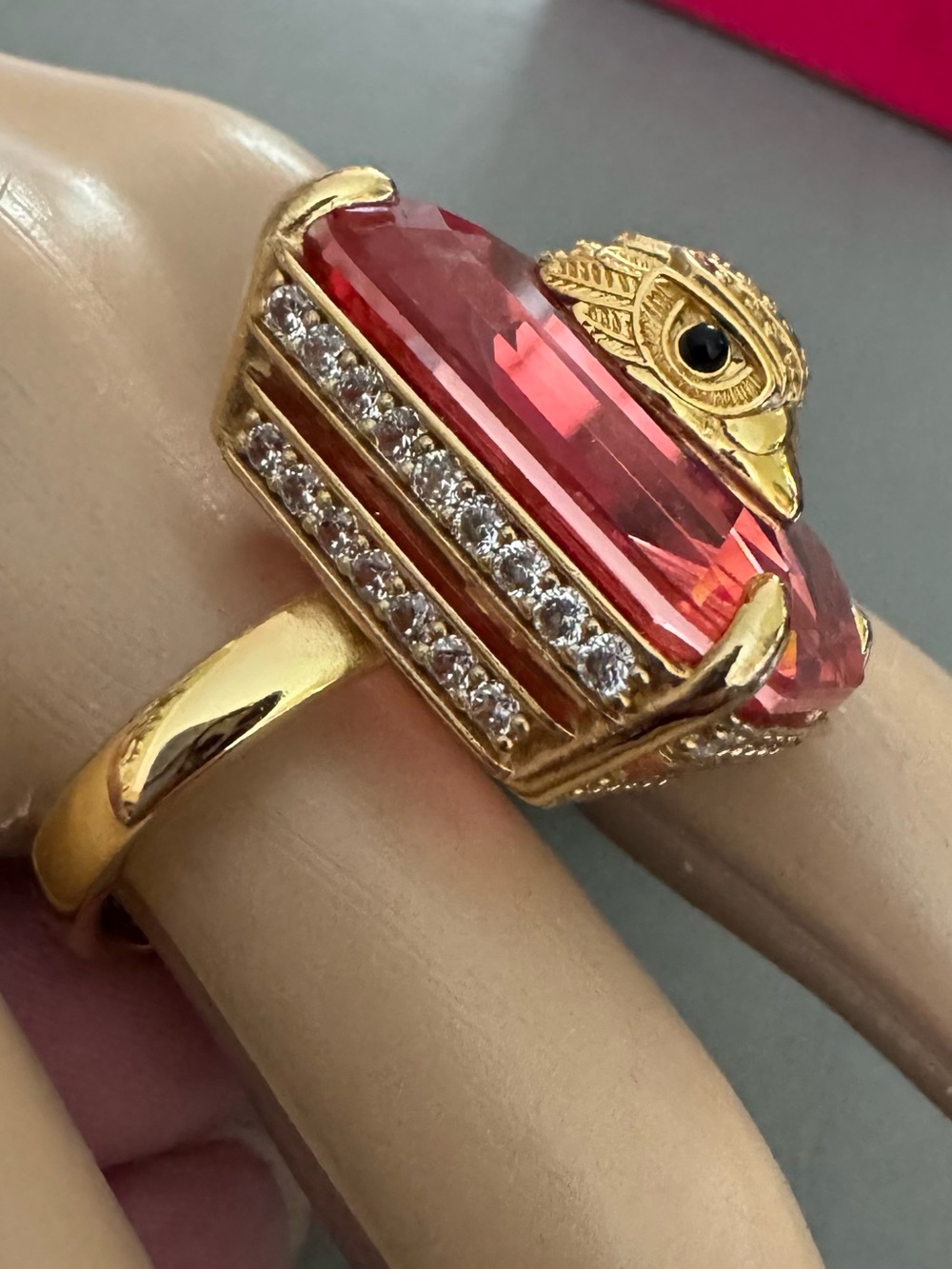 NIB Kurt Geiger Signature Eagle Ring - Picture 5 of 11